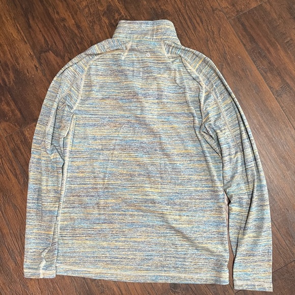 Men’s Lululemon Surge Warm 1/2 Zip - Picture 3 of 3